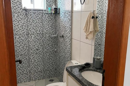Banheiro de apartamento para alugar com 2 quartos, 60m² em Setor Sul Jamil Miguel 1A Etapa, Anápolis