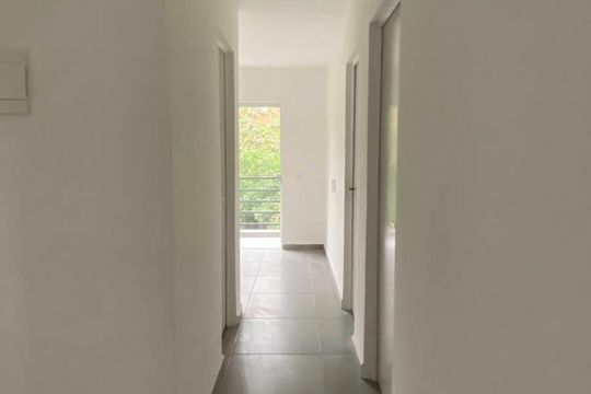 Corredor de apartamento para alugar com 2 quartos, 46m² em Laranjal, São Gonçalo