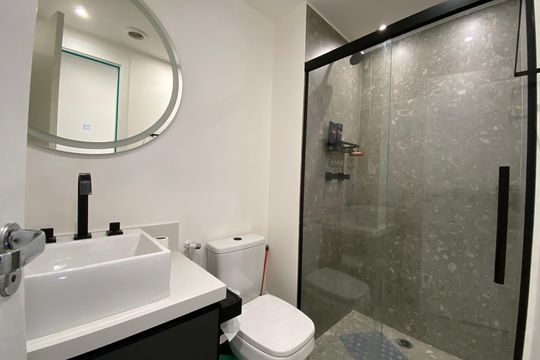 Banheiro de apartamento à venda com 2 quartos, 73m² em Butantã, São Paulo
