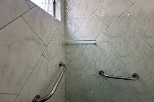 Banheiro da Suíte de apartamento para alugar com 3 quartos, 149m² em Itararé, São Vicente