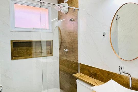 Banheiro de casa de condomínio para alugar com 2 quartos, 60m² em Tijuco Preto, Cotia