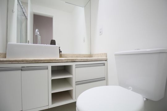 Banheiro  de apartamento à venda com 2 quartos, 53m² em Vila Andrade, São Paulo