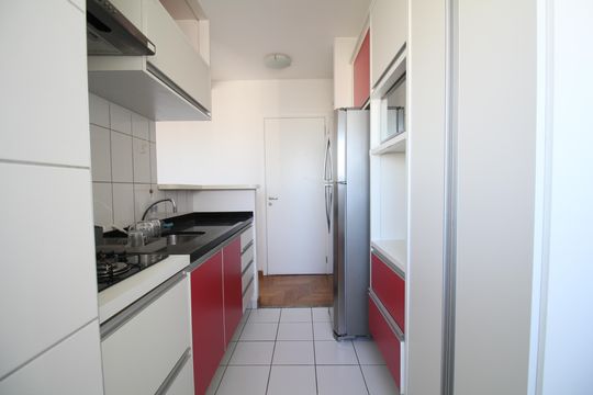 Cozinha de apartamento à venda com 2 quartos, 53m² em Vila Andrade, São Paulo