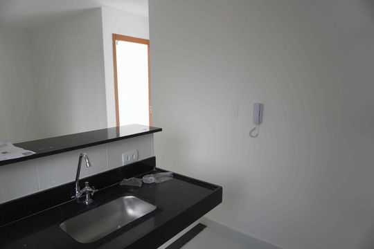Cozinha de apartamento para alugar com 2 quartos, 39m² em Chácara Estela, Barueri