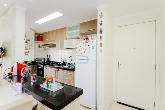 Cozinha de apartamento à venda com 2 quartos, 55m² em Vila Endres, Guarulhos