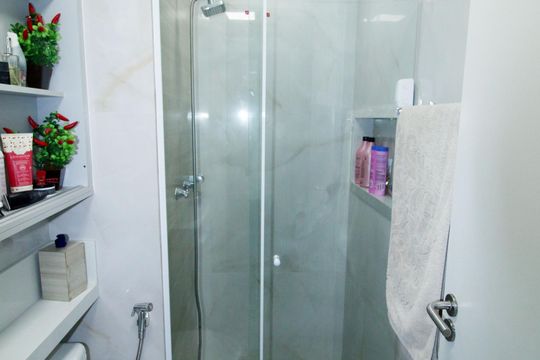 Banheiro Social de apartamento para alugar com 3 quartos, 57m² em Vista Alegre, Rio de Janeiro