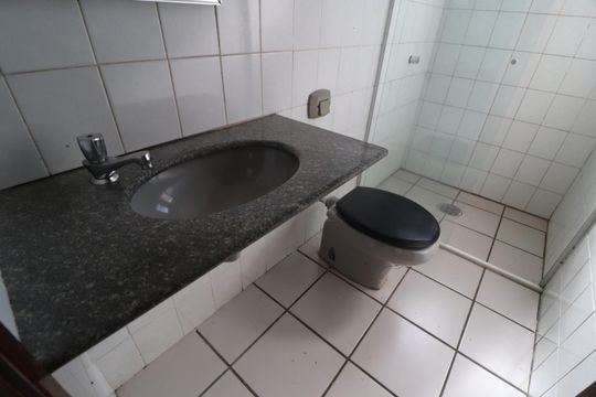 Banheiro Social de apartamento para alugar com 3 quartos, 85m² em Martins, Uberlândia