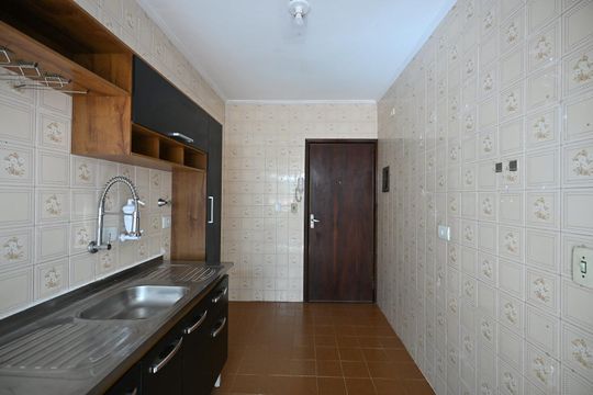 Cozinha de apartamento para alugar com 2 quartos, 54m² em Jardim das Palmas, São Paulo
