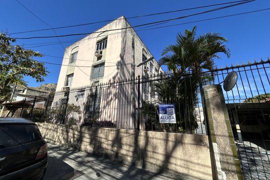 Fachada  de apartamento para alugar com 2 quartos, 60m² em Jacarepaguá, Rio de Janeiro