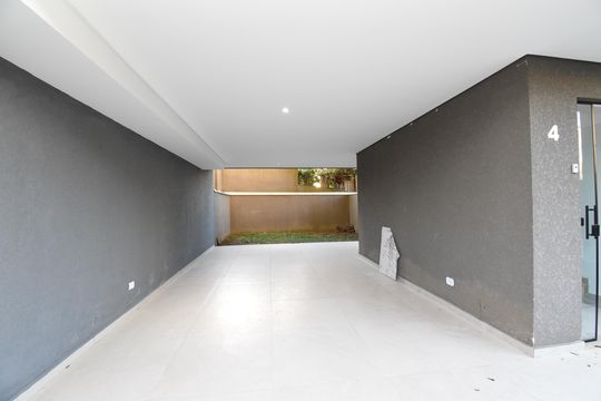 Garagem de casa de condomínio para alugar com 3 quartos, 155m² em Vista Alegre, Curitiba