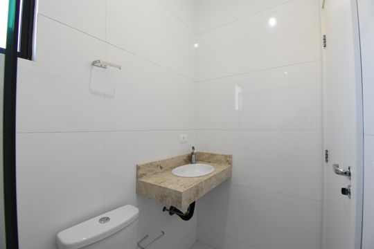 Banheiro da Suíte de casa de condomínio para alugar com 3 quartos, 155m² em Vista Alegre, Curitiba