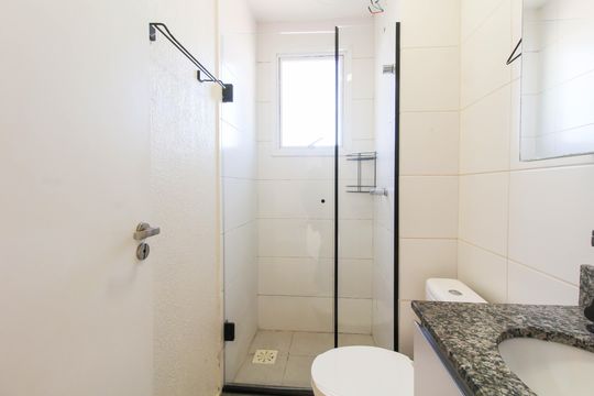 Banheiro de apartamento para alugar com 2 quartos, 45m² em Passo das Pedras, Gravataí