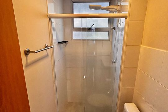 Banheiro de apartamento à venda com 2 quartos, 40m² em Chácara Estela, Barueri