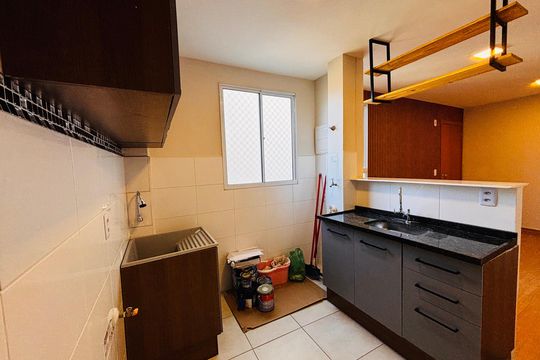 Cozinha de apartamento à venda com 2 quartos, 40m² em Chácara Estela, Barueri