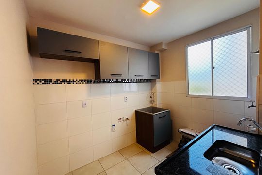 Cozinha de apartamento à venda com 2 quartos, 40m² em Chácara Estela, Barueri