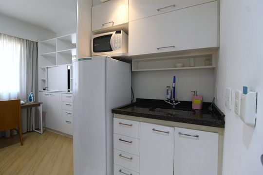 Sala/Cozinha de apartamento para alugar com 1 quarto, 26m² em Indianópolis, São Paulo