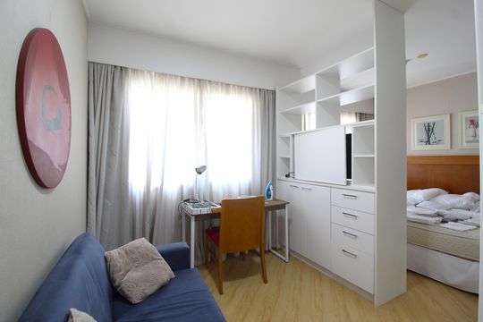 Sala/Cozinha de apartamento para alugar com 1 quarto, 26m² em Indianópolis, São Paulo