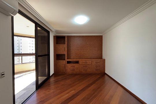 Sala de TV de apartamento para alugar com 3 quartos, 180m² em Indianópolis, São Paulo