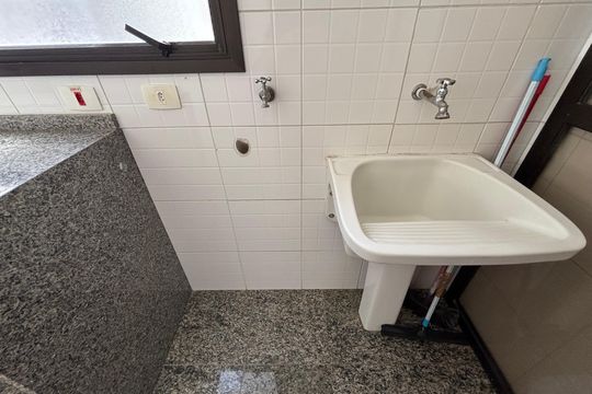 Área de Serviço de apartamento para alugar com 3 quartos, 180m² em Indianópolis, São Paulo