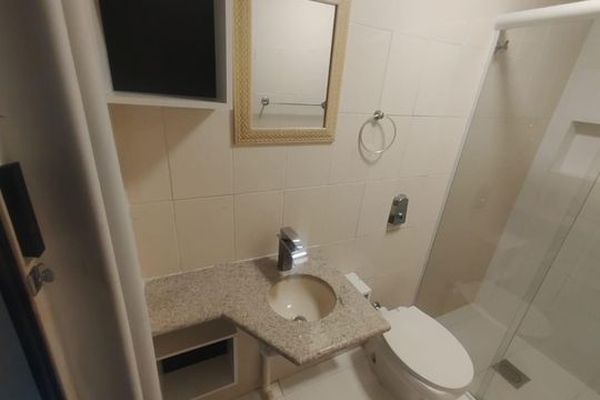 Banheiro de apartamento para alugar com 2 quartos, 52m² em Jardim Cidade de Florianopolis, São José