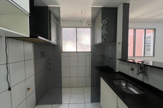 Cozinha de apartamento para alugar com 2 quartos, 50m² em Cabral, Contagem