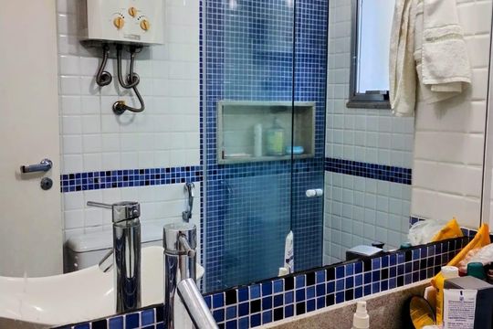 Banheiro de apartamento para alugar com 2 quartos, 66m² em Rio Comprido, Rio de Janeiro