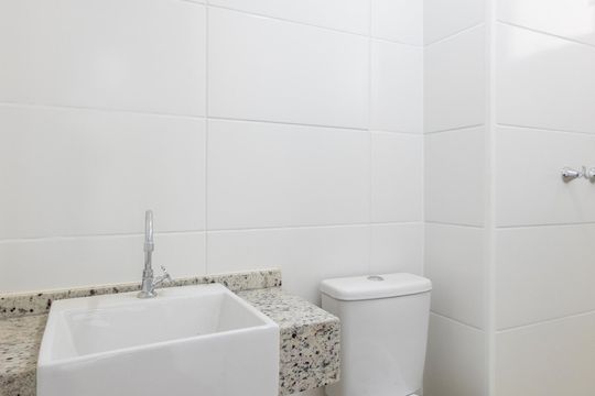 Banheiro social de apartamento para alugar com 3 quartos, 74m² em Loteamento Residencial Vila Bella Dom Pedro, Campinas