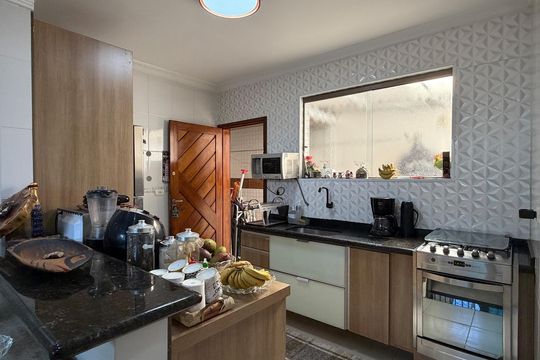 Cozinha de casa de condomínio para alugar com 3 quartos, 110m² em Macuco, Santos
