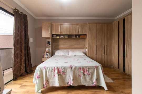 Quarto 1 suite de casa para alugar com 3 quartos, 110m² em Sítio Cercado, Curitiba