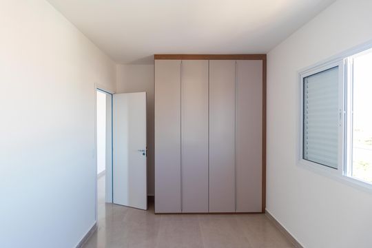 Quarto 01 de apartamento para alugar com 2 quartos, 64m² em Jardim do Lago, Campinas