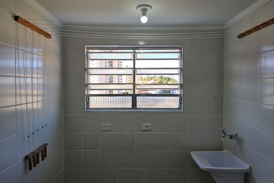Cozinha e Área de Serviço de apartamento para alugar com 2 quartos, 48m² em Vila Galvão, Guarulhos