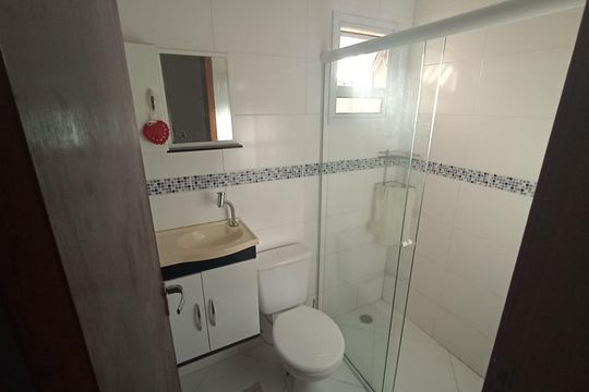 Banheiro de casa à venda com 2 quartos, 100m² em Jardim Utinga, Santo André
