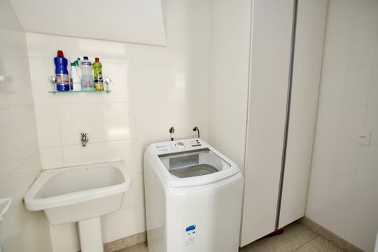 Área de Serviço de casa de condomínio para alugar com 3 quartos, 180m² em Estância do Hibisco, Contagem