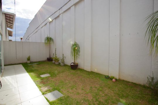 Quintal de casa de condomínio para alugar com 3 quartos, 180m² em Estância do Hibisco, Contagem