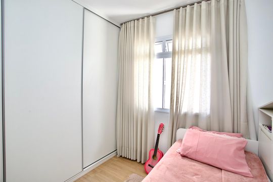 Quarto 1 de casa de condomínio para alugar com 3 quartos, 180m² em Estância do Hibisco, Contagem