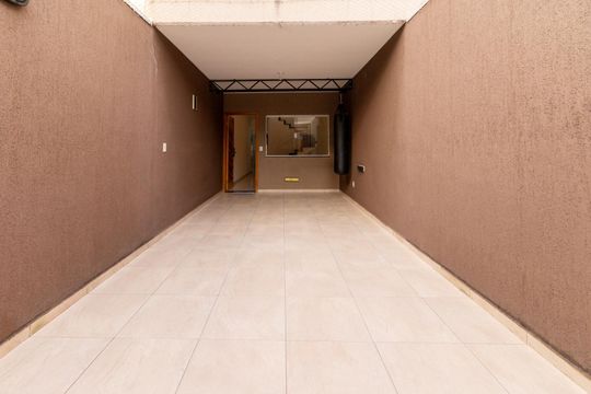 Garagem de casa para alugar com 3 quartos, 80m² em Vila Tolstoi, São Paulo