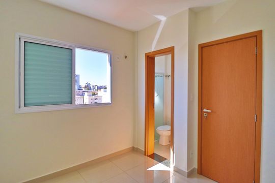 Apartamento para alugar com 2 quartos, 55m² em Santa Mônica, Uberlândia