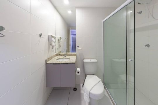 Banheiro de apartamento à venda com 1 quarto, 27m² em Vila Olímpia, São Paulo