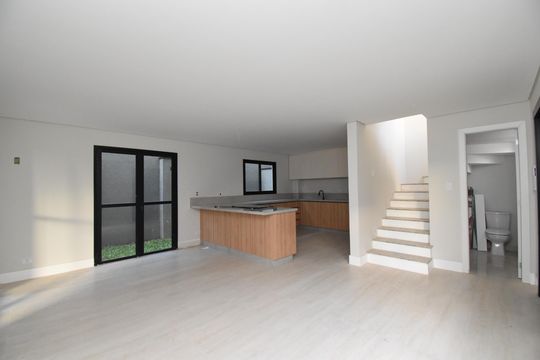 Casa de Condomínio para alugar com 3 quartos, 180m² em Bacacheri, Curitiba