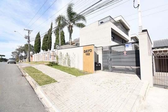Fachada com Placa de casa de condomínio para alugar com 3 quartos, 180m² em Bacacheri, Curitiba