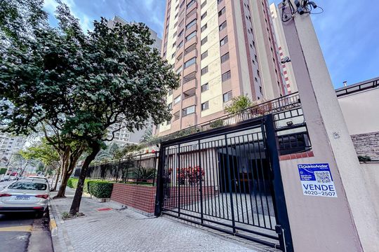 Fachada com Plaquinha de apartamento à venda com 3 quartos, 79m² em Tatuapé, São Paulo
