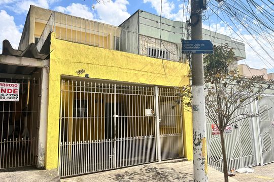 Casa à venda com 5 quartos, 250m² em Vila Antonieta, São Paulo