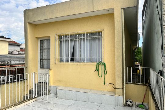 Casa à venda com 5 quartos, 250m² em Vila Antonieta, São Paulo