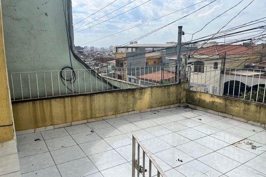 Casa à venda com 5 quartos, 250m² em Vila Antonieta, São Paulo