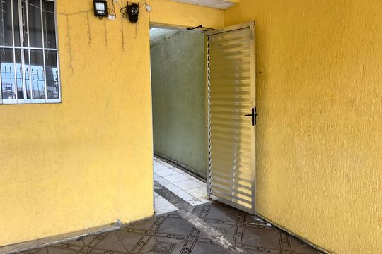 Casa à venda com 5 quartos, 250m² em Vila Antonieta, São Paulo