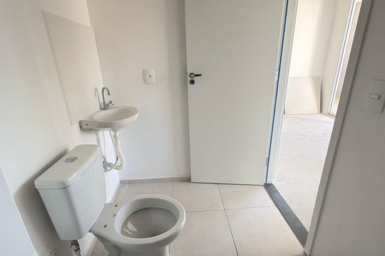 Banheiro social de apartamento à venda com 2 quartos, 46m² em Mooca, São Paulo