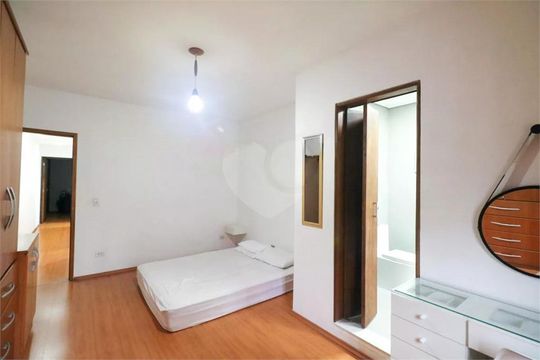 Casa à venda com 3 quartos, 200m² em Piraporinha, Diadema