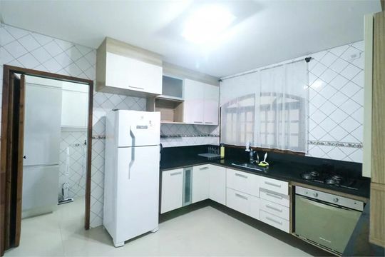 Casa à venda com 3 quartos, 200m² em Piraporinha, Diadema
