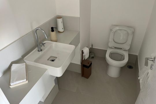 Lavabo de apartamento à venda com 3 quartos, 182m² em Alto de Pinheiros, São Paulo
