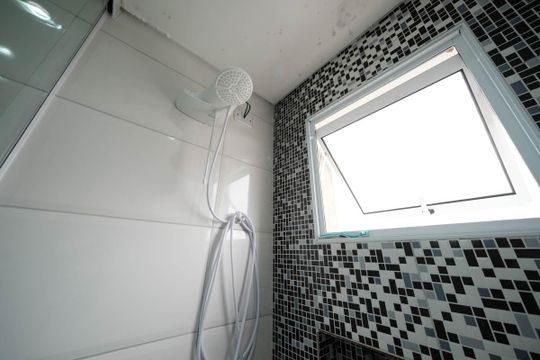Banheiro de casa de condomínio à venda com 2 quartos, 92m² em Vila Frugoli, São Paulo